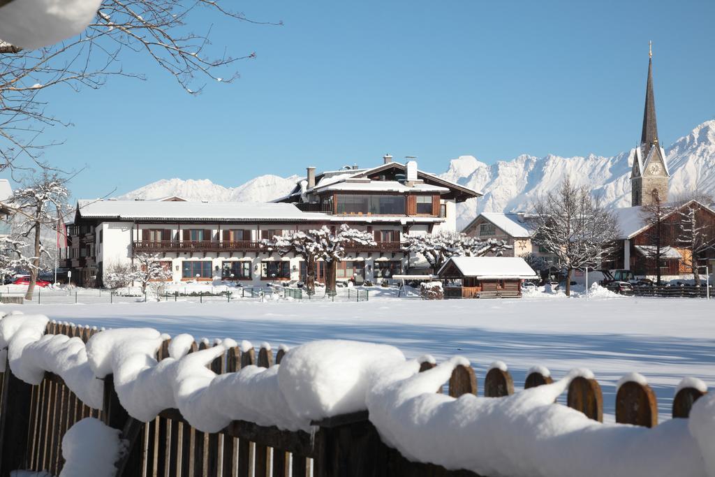 Gasthof Zur Post Maishofen Exterior photo